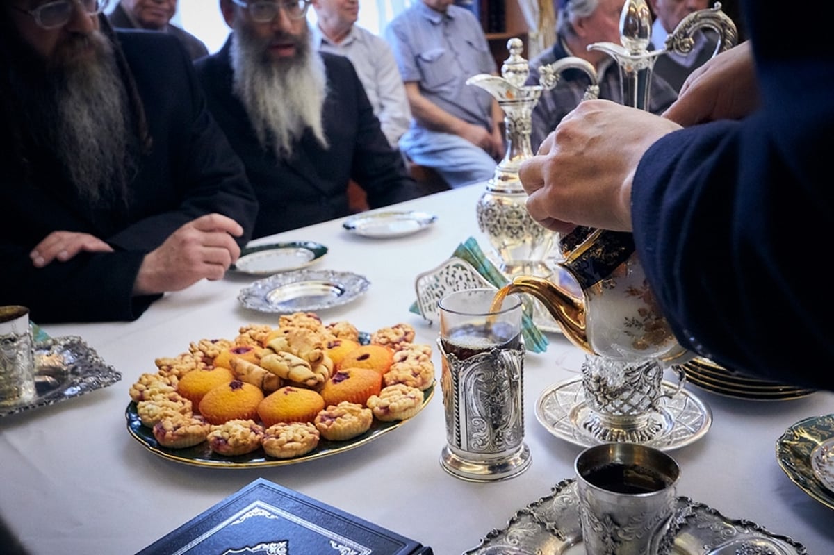 ביקור האדמו"ר מטשרנוביל בספריית שניאורסון