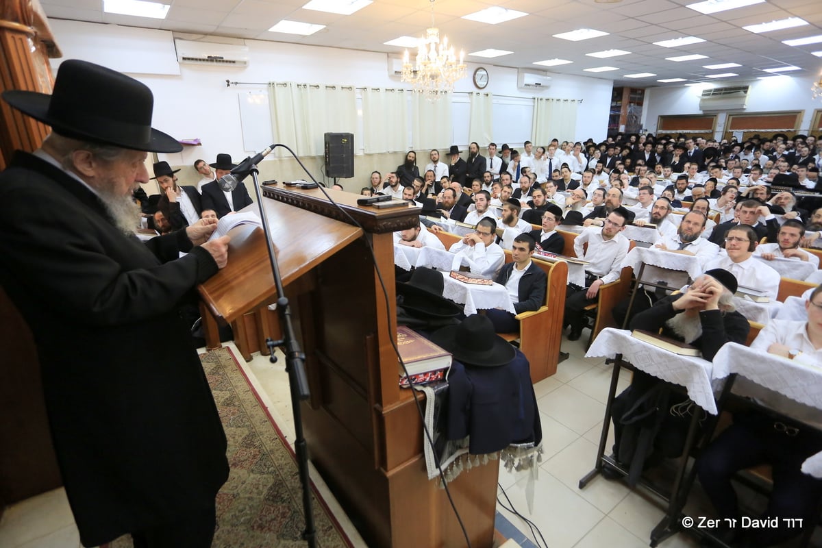 חג הפסח; הגר"ד לנדו מסר שיעור לתלמידיו