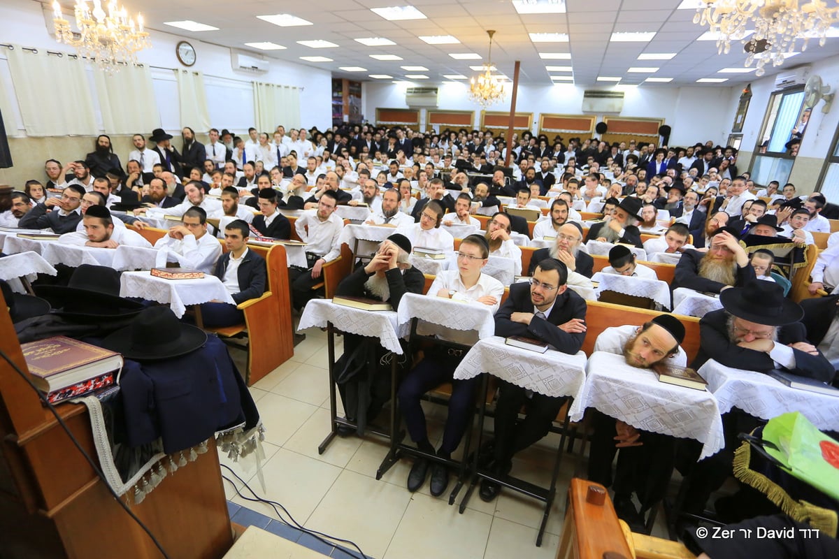 חג הפסח; הגר"ד לנדו מסר שיעור לתלמידיו