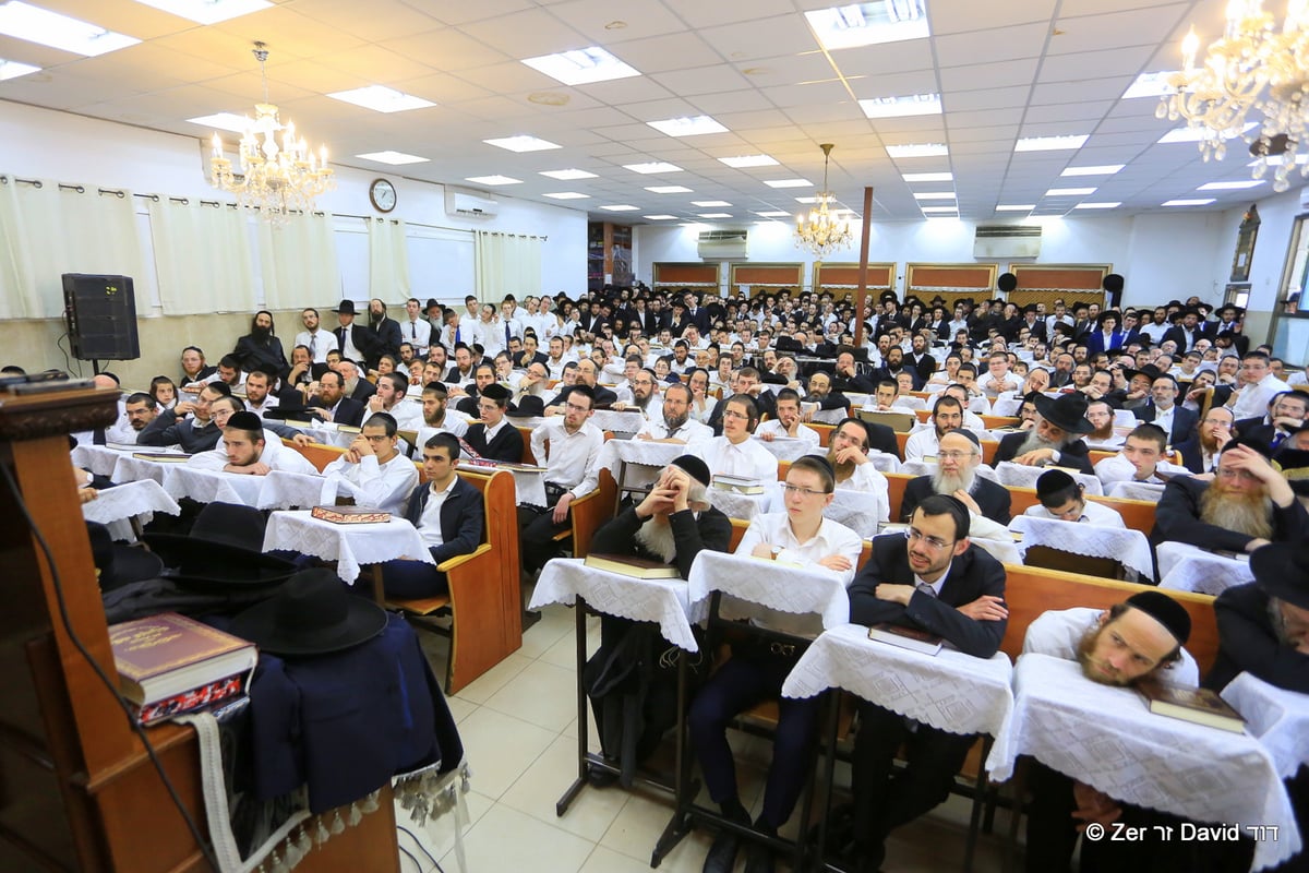 חג הפסח; הגר"ד לנדו מסר שיעור לתלמידיו