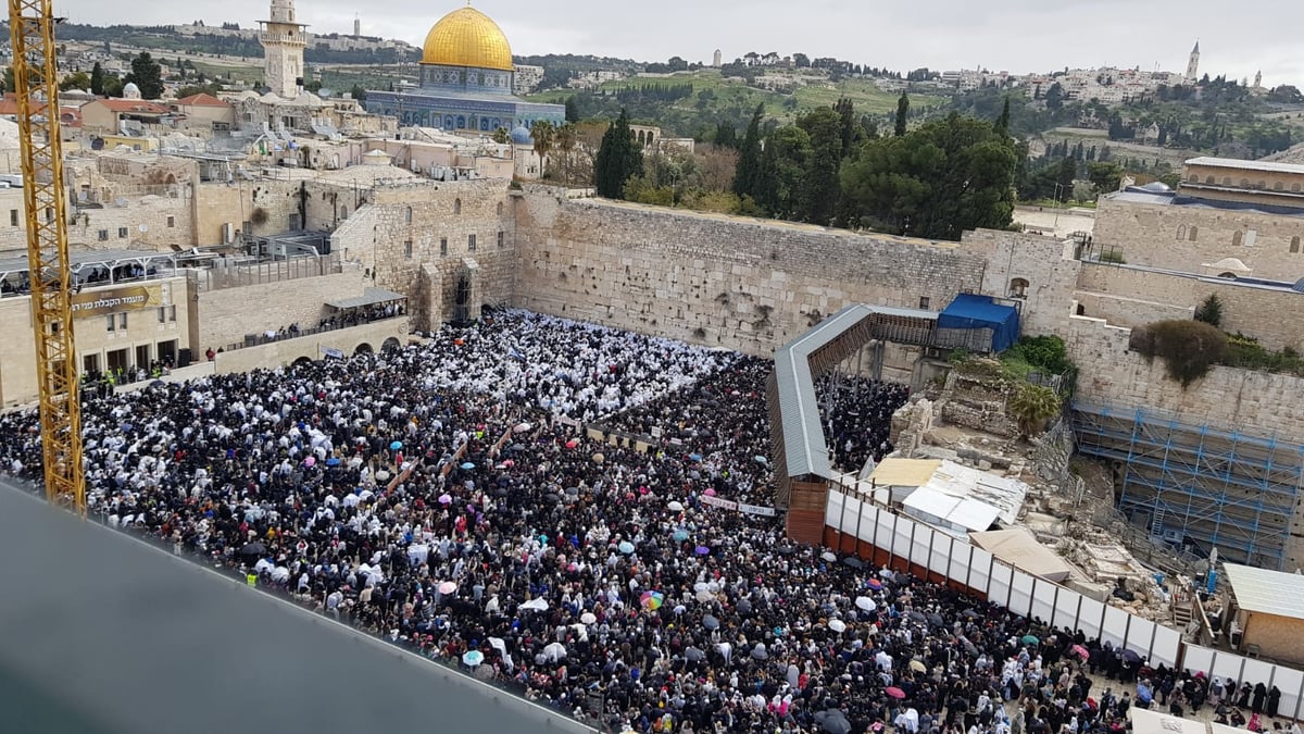 רבבות השתתפו בברכת הכהנים המסורתית