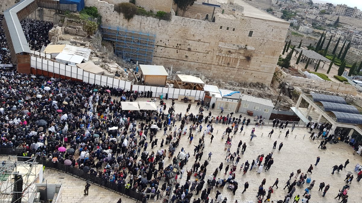 רבבות השתתפו בברכת הכהנים המסורתית