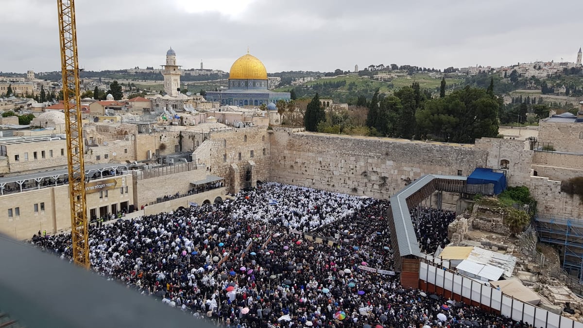 רבבות השתתפו בברכת הכהנים המסורתית