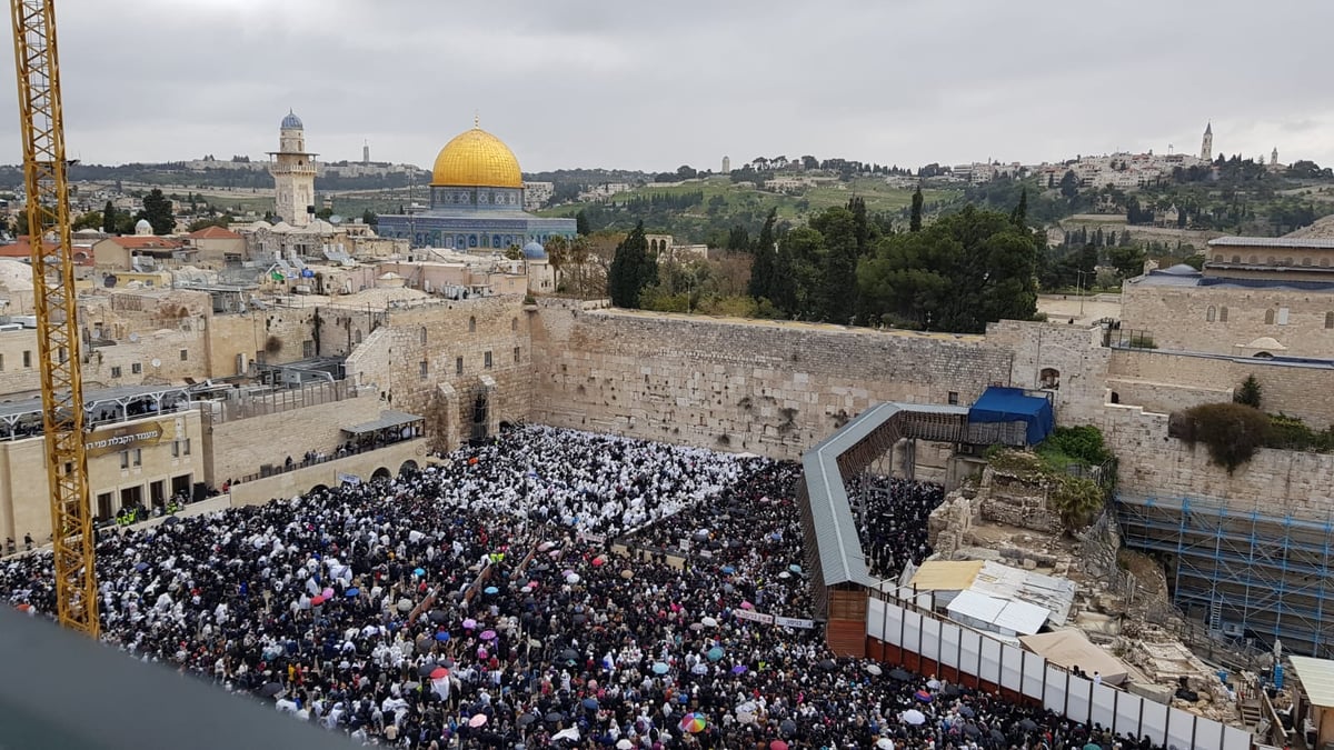 רבבות השתתפו בברכת הכהנים המסורתית