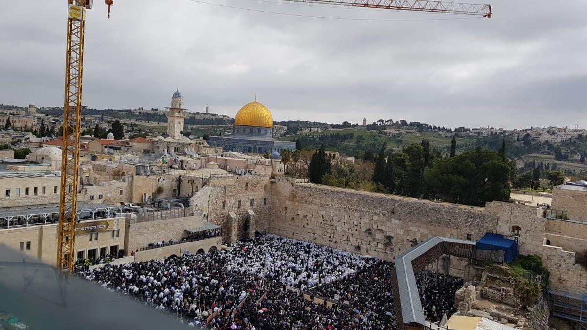 רבבות השתתפו בברכת הכהנים המסורתית