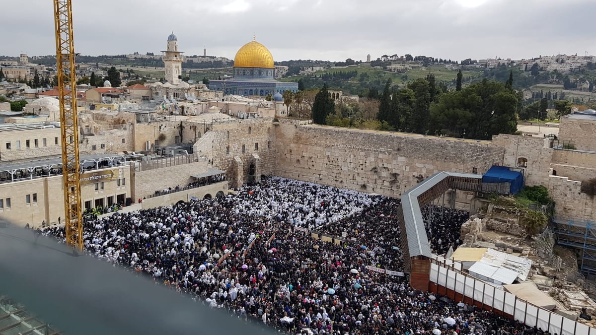 רבבות השתתפו בברכת הכהנים המסורתית