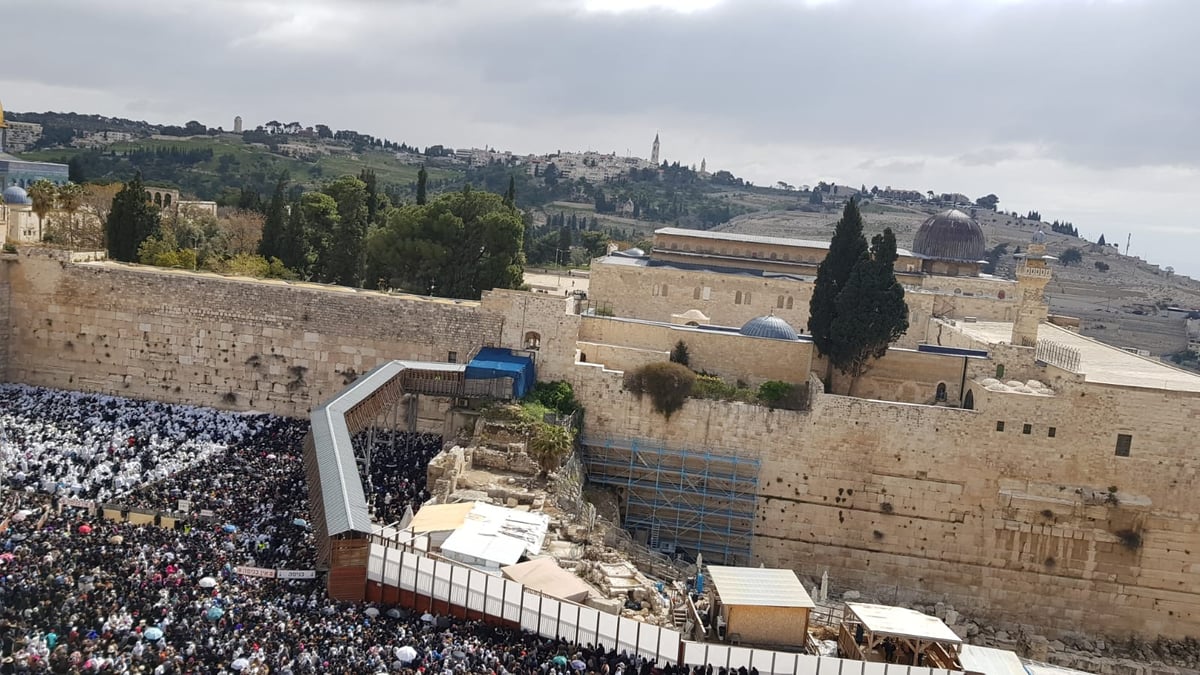 רבבות השתתפו בברכת הכהנים המסורתית