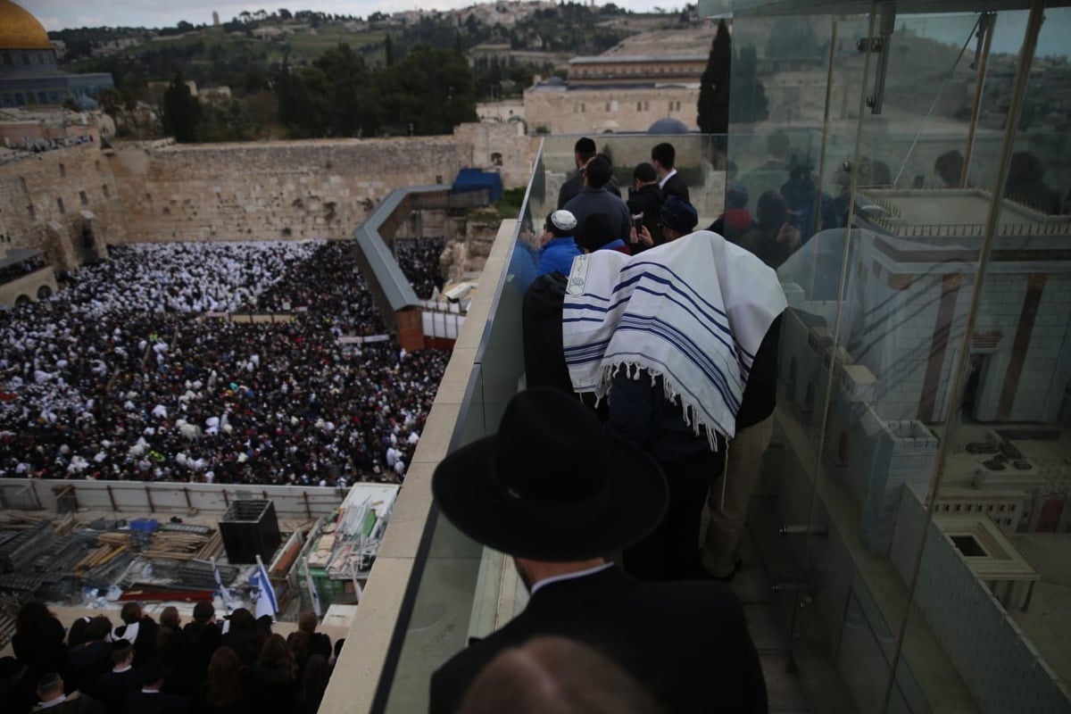 הברכה השנתית: צפו ב'ברכת כהנים' בכותל המערבי