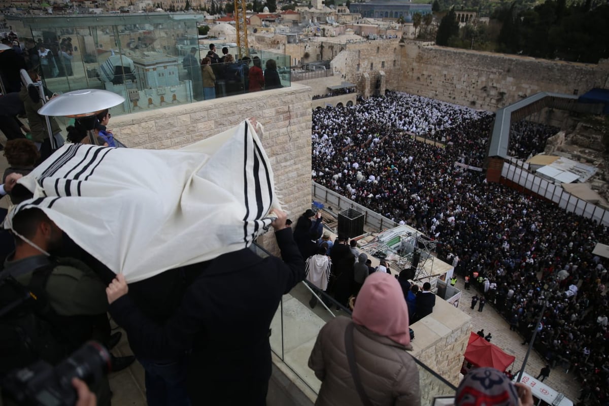 הברכה השנתית: צפו ב'ברכת כהנים' בכותל המערבי