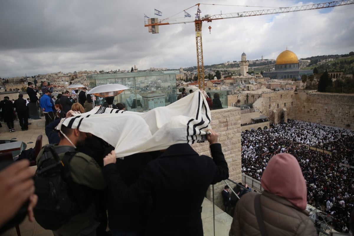 הברכה השנתית: צפו ב'ברכת כהנים' בכותל המערבי