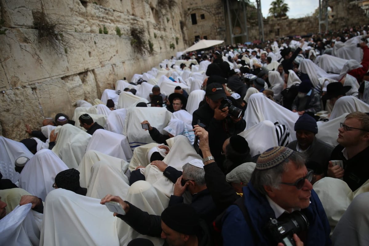 הברכה השנתית: צפו ב'ברכת כהנים' בכותל המערבי