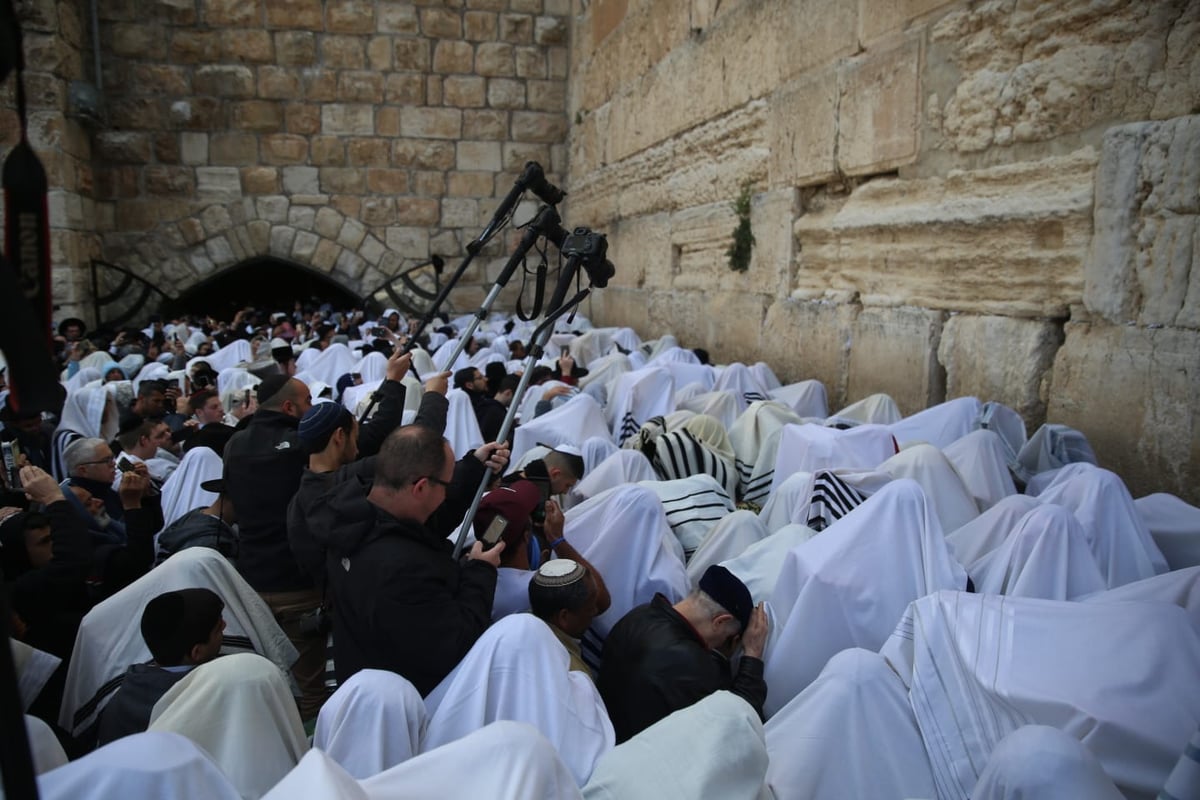 הברכה השנתית: צפו ב'ברכת כהנים' בכותל המערבי