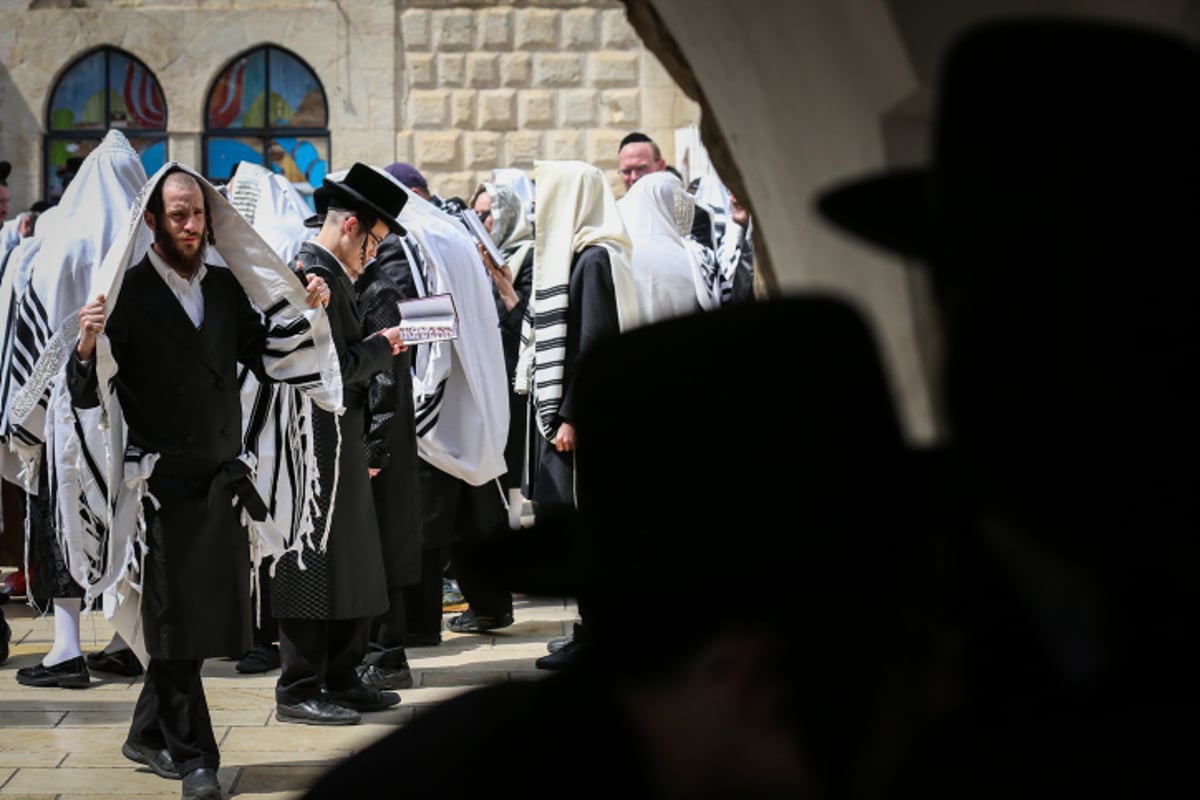 מירון: הכהנים עמדו למעלה ובירכו את העם