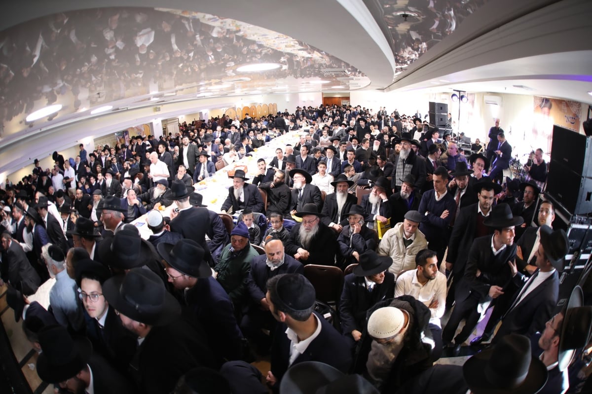 אלפים במעמד 'הקבלת פני רבו' לראשל"צ הגר"ש עמאר