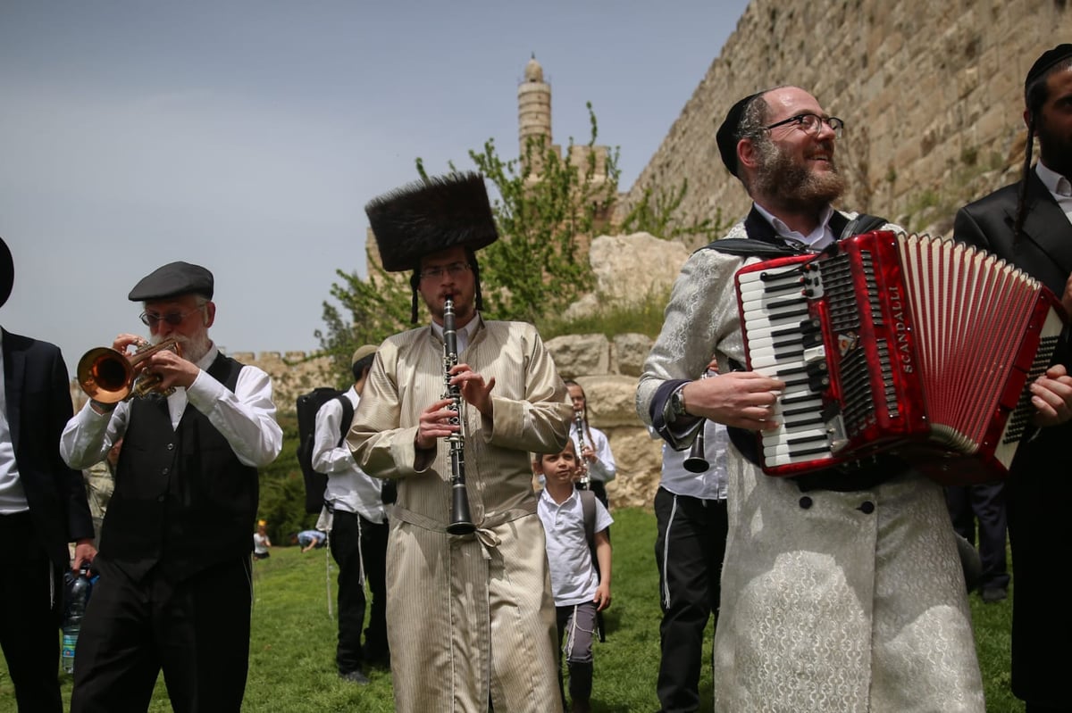 שמחת חג הפסח על חומות העיר העתיקה