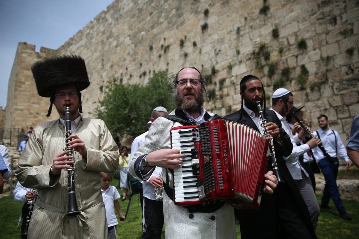 שמחת חג הפסח על חומות העיר העתיקה