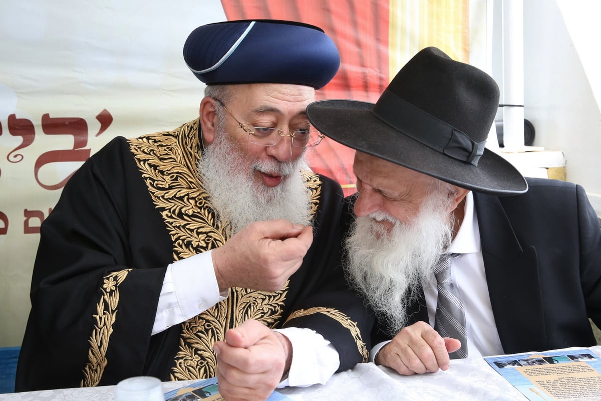 הראשל"צ הגר"ש עמאר ביער את המעשרות בלב ים