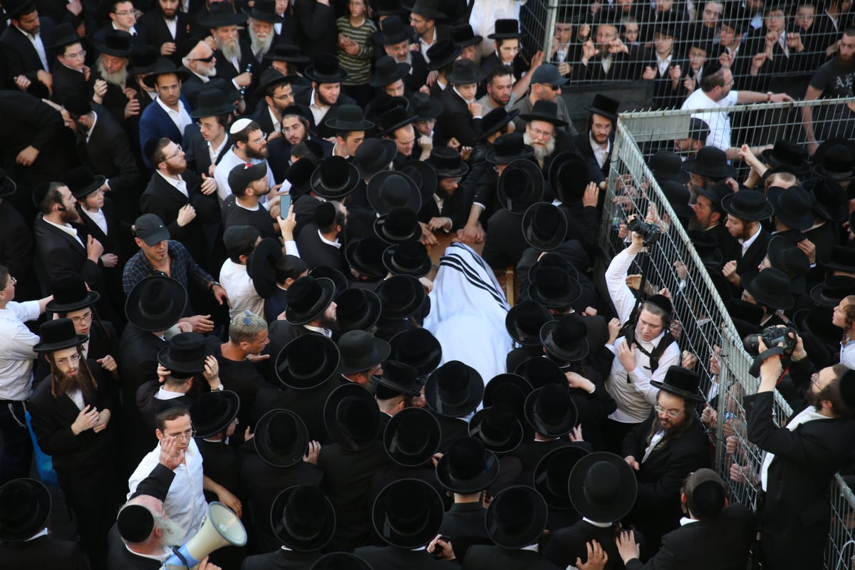 בהלוויה: מונה ה'ממשיך' לאדמו"ר מקאליב