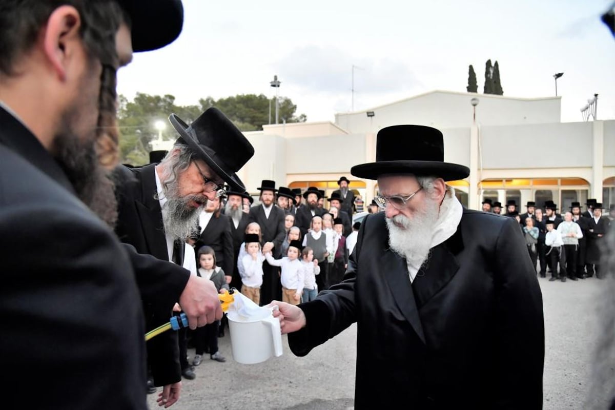 מההכנה עד לחג: פסח עם האדמו"ר מויז'ניץ