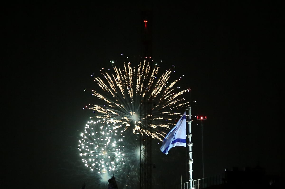 תיעוד: הזיקוקים האירו את שמי עיר הקודש