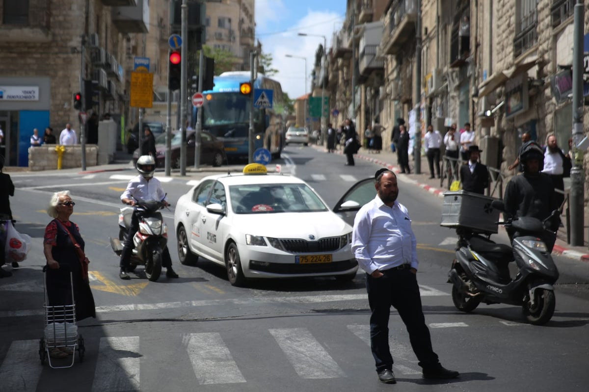 צפו: פרובוקציה קיצונית ושריפת דגל פלסטין