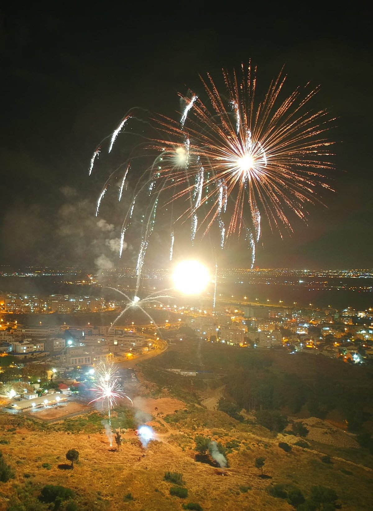 הזיקוקים שהאירו את העיר אלעד | תיעוד