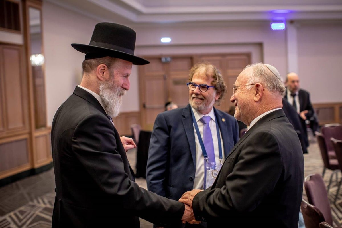 שליחו של טראמפ: "נלחם יחד באתגרים מול האויב"