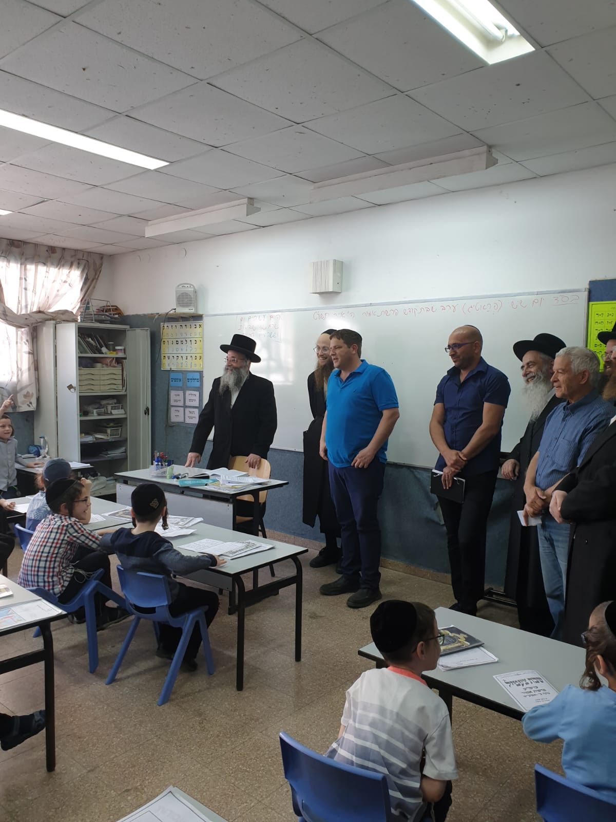 רמי גרינברג הבטיח לחסידים: מבנה לת"ת ולבית הספר