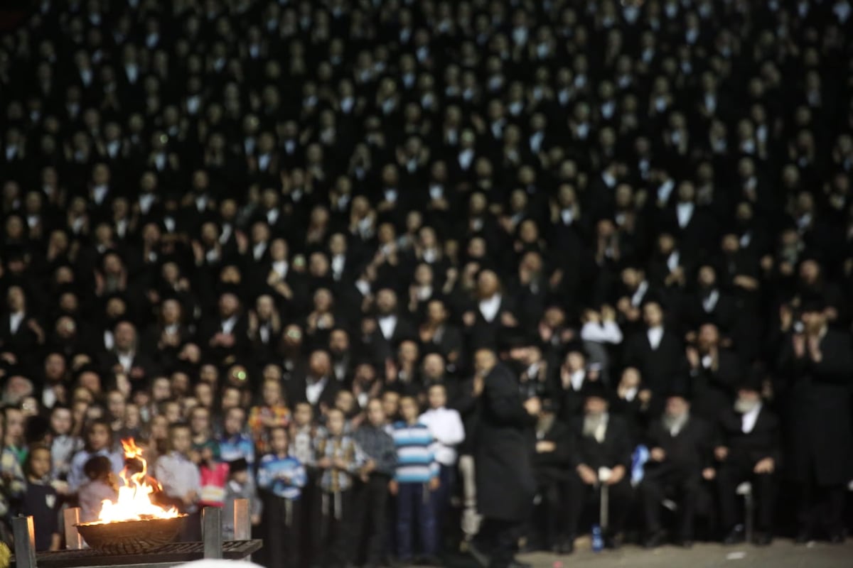 ערב ל"ג בעומר: האדמו"ר שכבר הדליק במירון