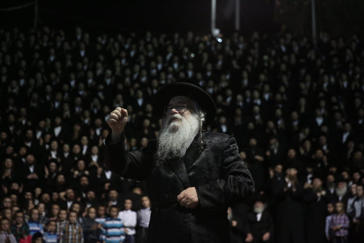 ערב ל"ג בעומר: האדמו"ר שכבר הדליק במירון