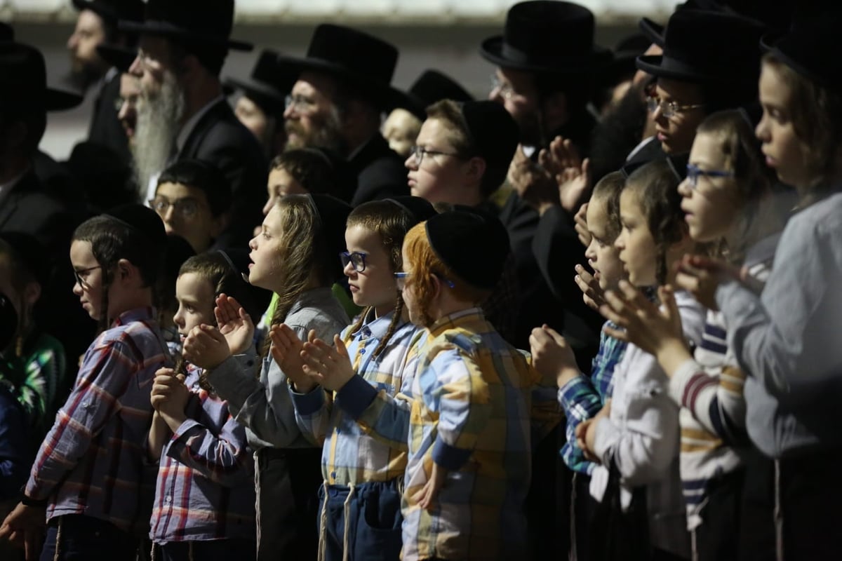 ערב ל"ג בעומר: האדמו"ר שכבר הדליק במירון