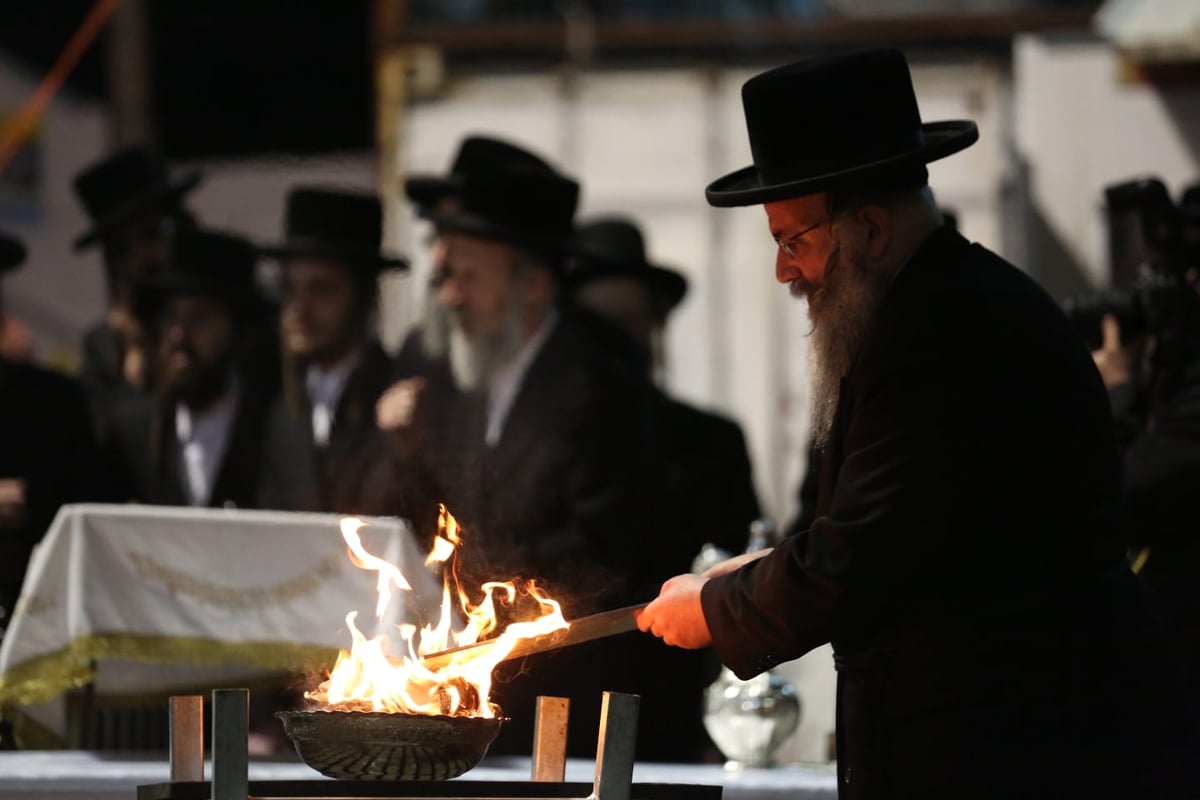 ערב ל"ג בעומר: האדמו"ר שכבר הדליק במירון