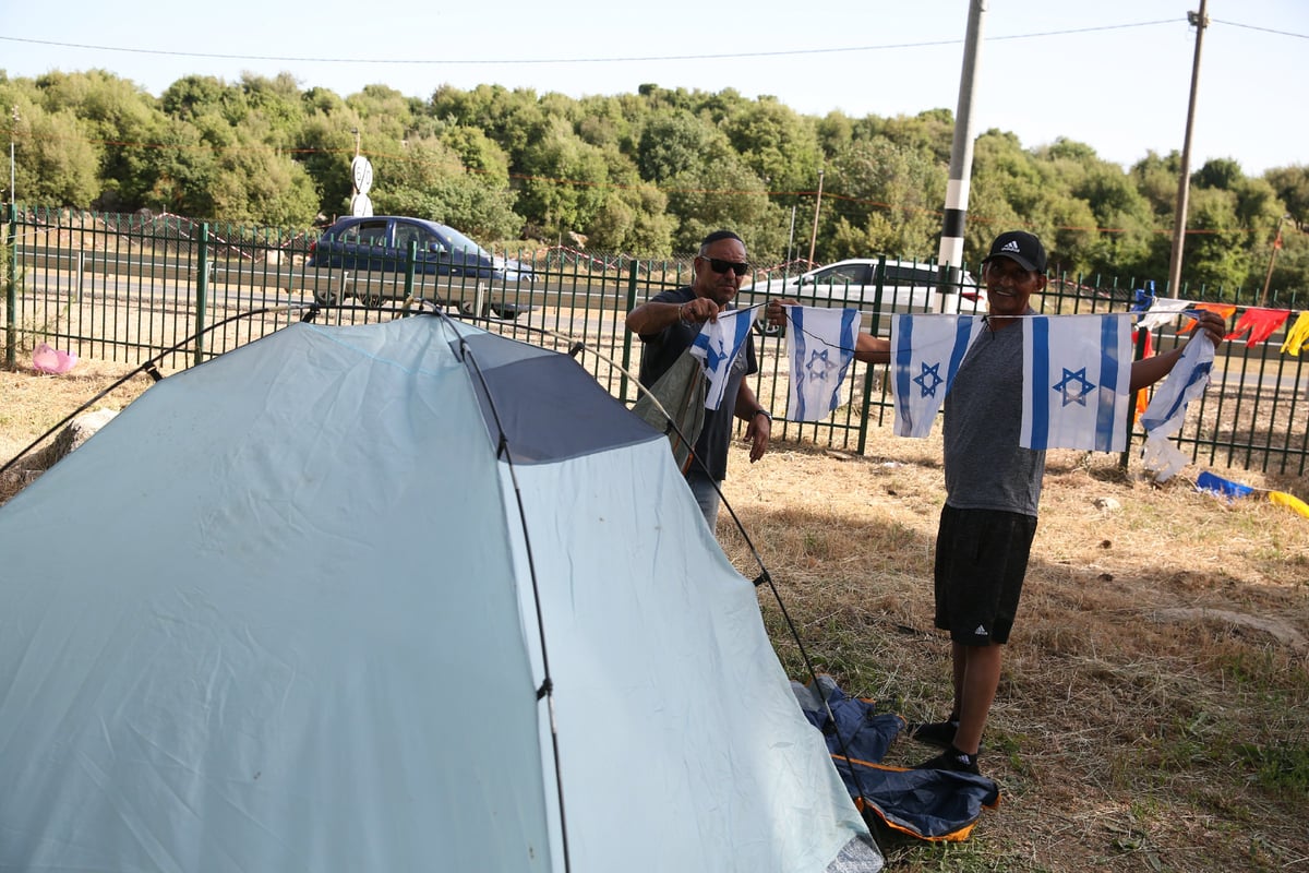 ההכנות האחרונות לל"ג בעומר במירון. צפו