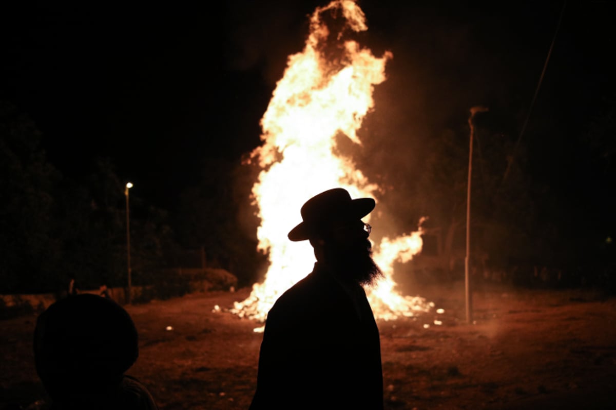 במאה שערים הדליקו מדורה, ופתחו בריקוד