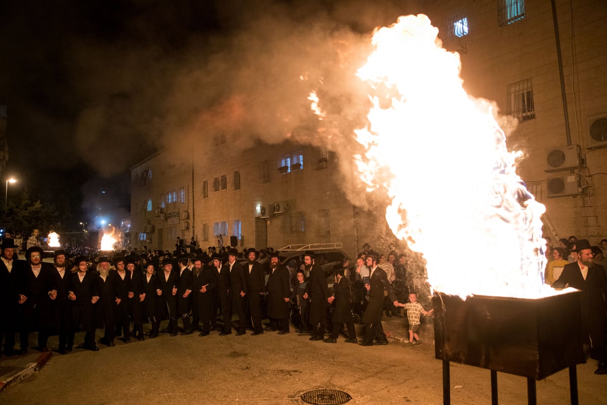 ל"ג בעומר: כך הדליקו מדורות במאה שערים