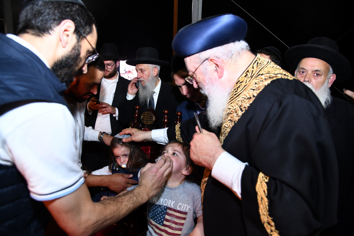 צפו: המונים בהדלקה הספרדית בציון במירון