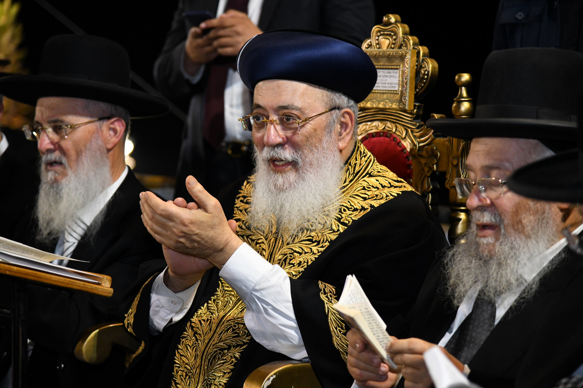 צפו: המונים בהדלקה הספרדית בציון במירון