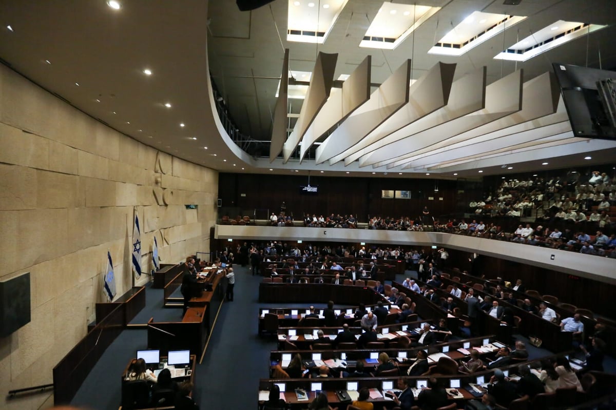 היום הדרמטי בכנסת - בעדשה של חיים גולדברג