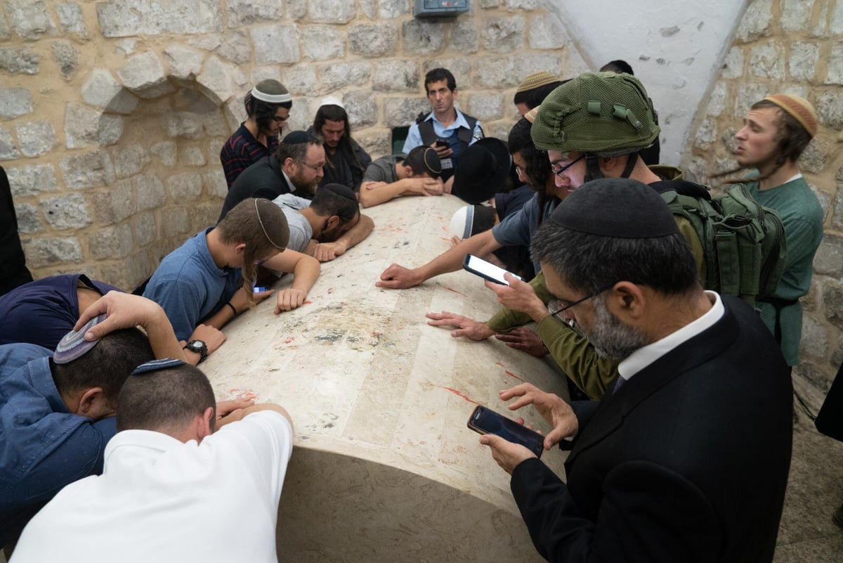 כשלושת אלפים מתפללים הגיעו לקבר יוסף