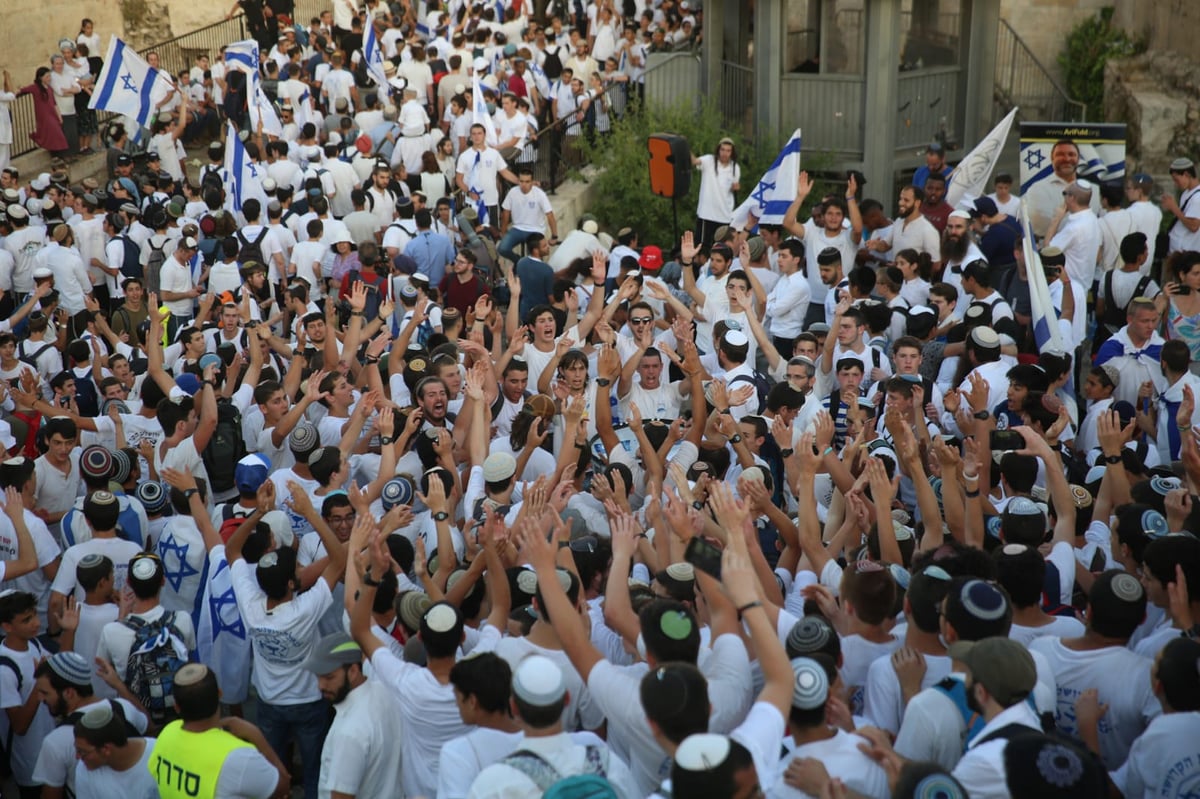 'ריקודגלים' ברחבת שער שכם • צפו בתיעוד