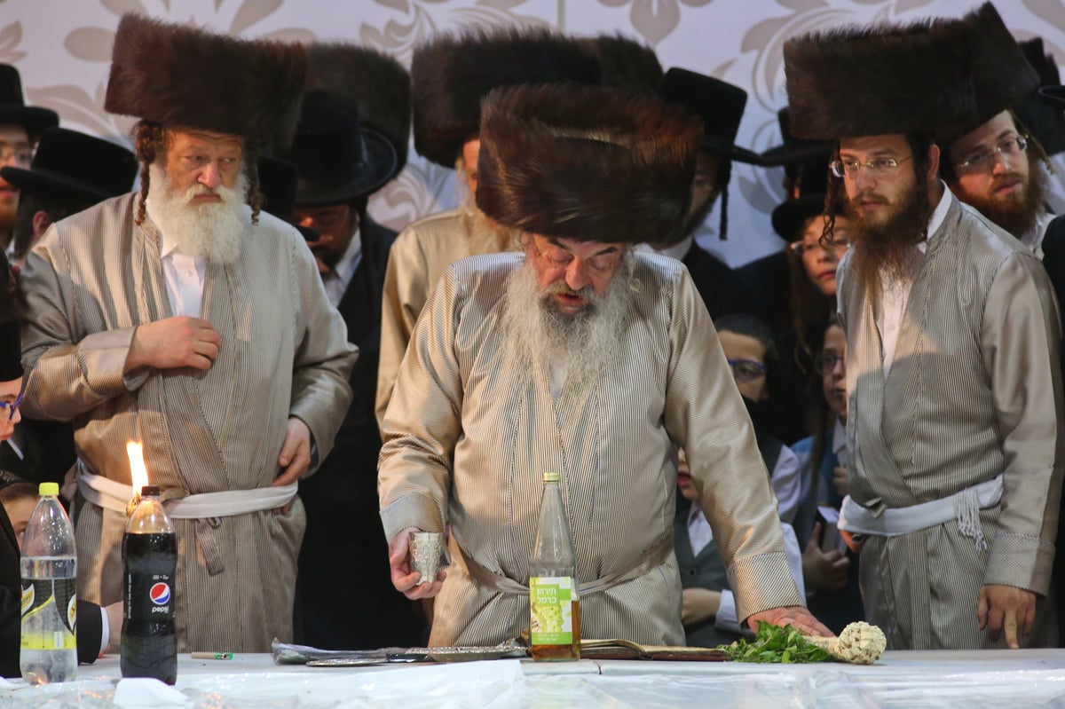 האדמו"ר מלעלוב בשבת התאחדות עם הבחורים השקדנים