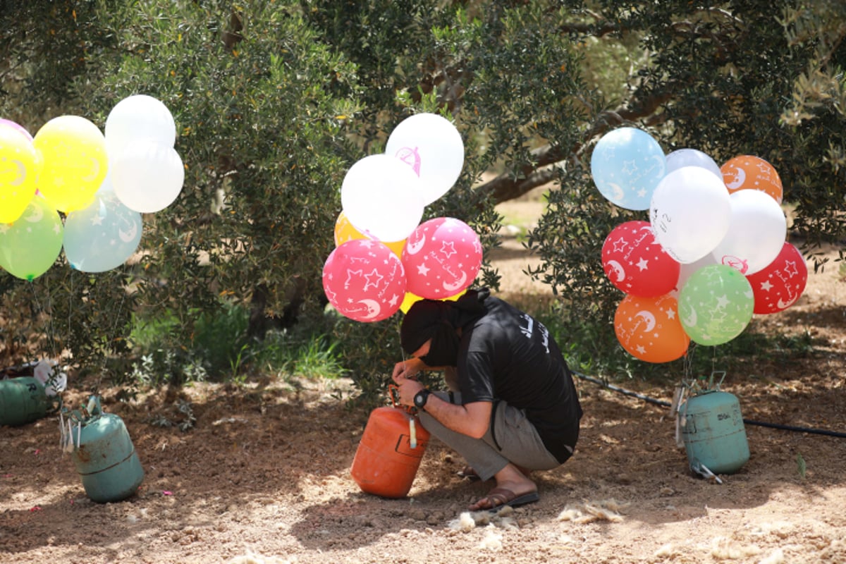 תיעוד מעזה: כך מכינים את "בלוני התבערה"