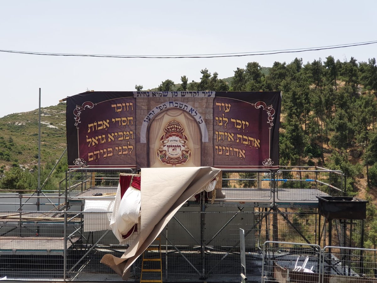 האדמו"ר מויז'ניץ יגיע למירון יחד עם חסידיו