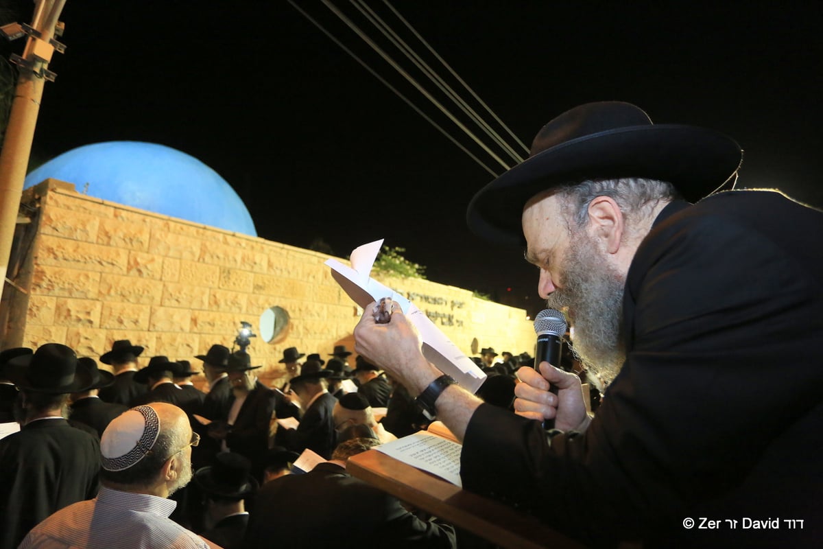 המונים השתתפו בחצות הלילה במעמד התפילה המסוגל בציון רבי אבדימי דמן חיפה