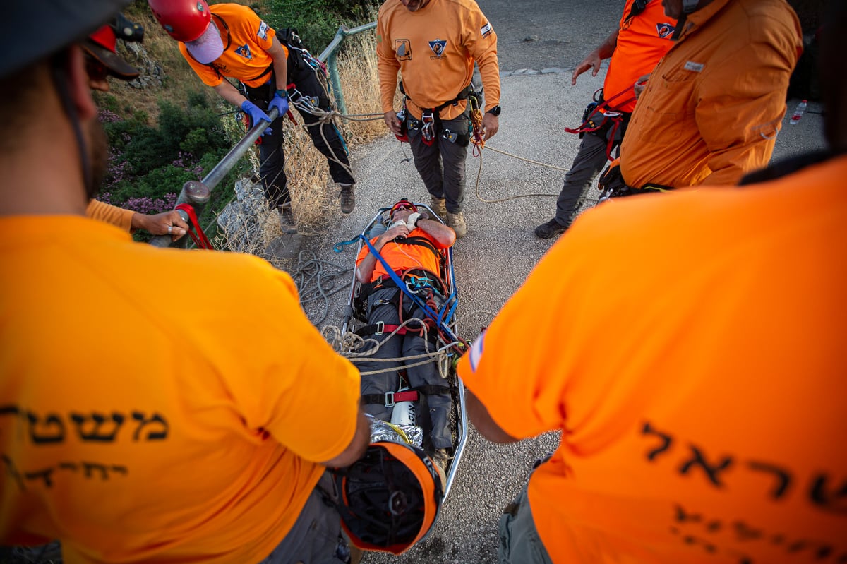 כך מחלצים אדם שנפל מצוק ברמת הגולן • תיעוד