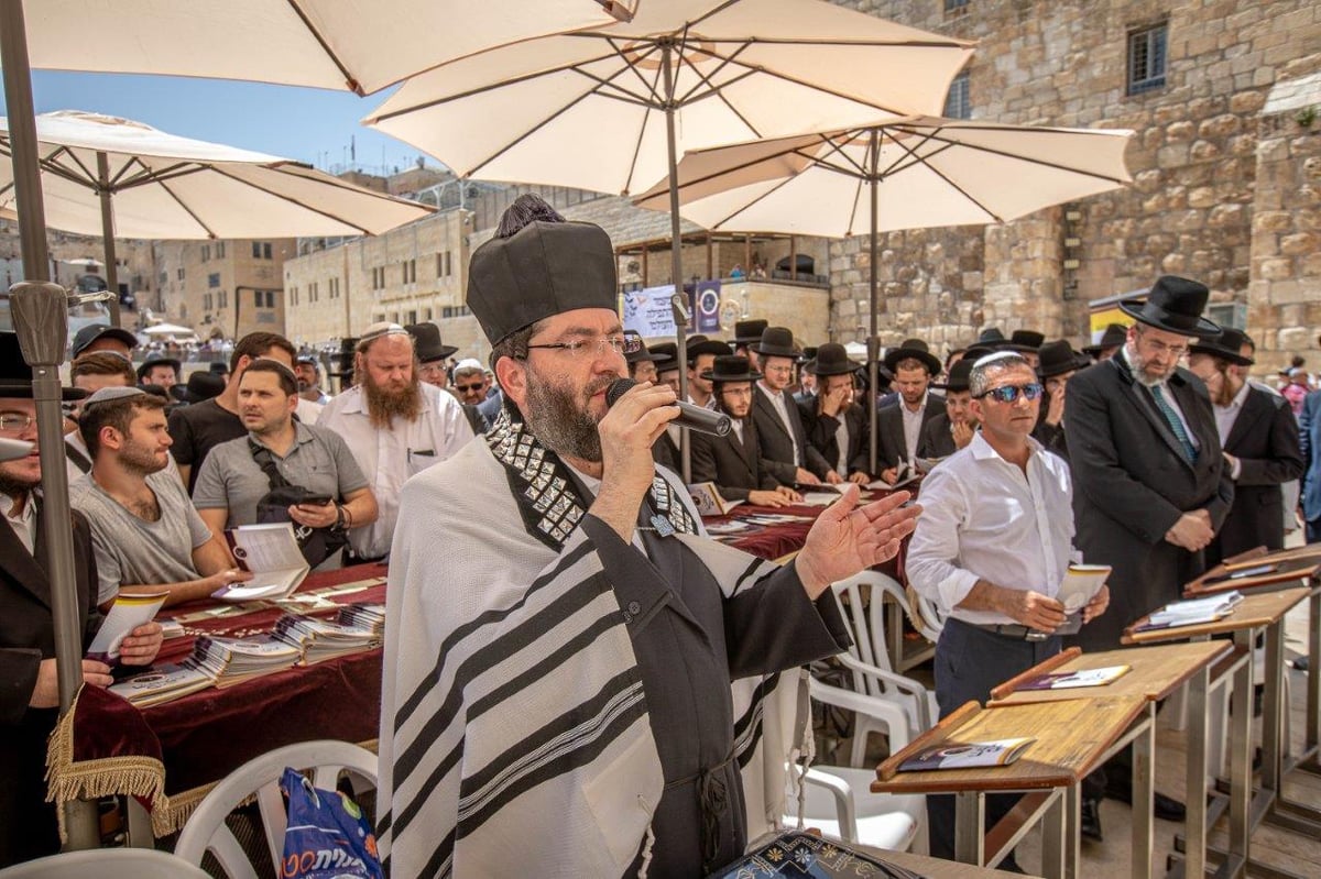 רבבות בעצרות תפילה והודיה ברחבי העולם לציון 'יום השחרור וההצלה'