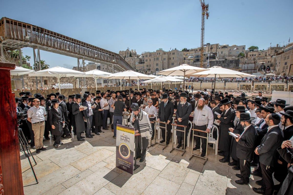 רבבות בעצרות תפילה והודיה ברחבי העולם לציון 'יום השחרור וההצלה'