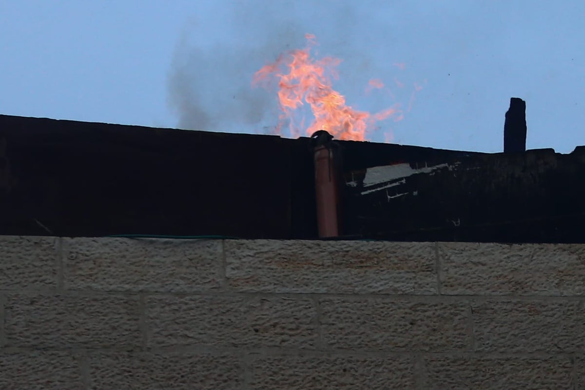 דיירת הבניין ל'כיכר השבת': "ילד הדליק אש וזה התפשט" • צפו