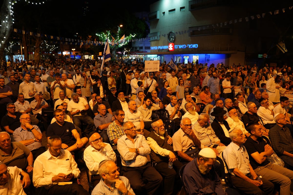 חילונים, דתיים וחרדים מחו נגד חילול שבת קודש