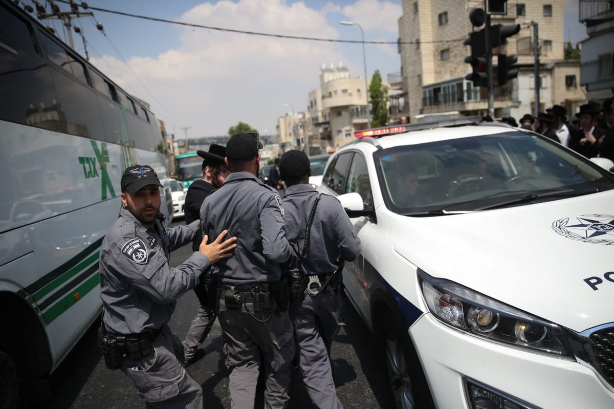 קיצונים חסמו כבישים בירושלים: חשוד נעצר